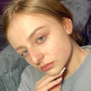 Meet your Posher, Mia